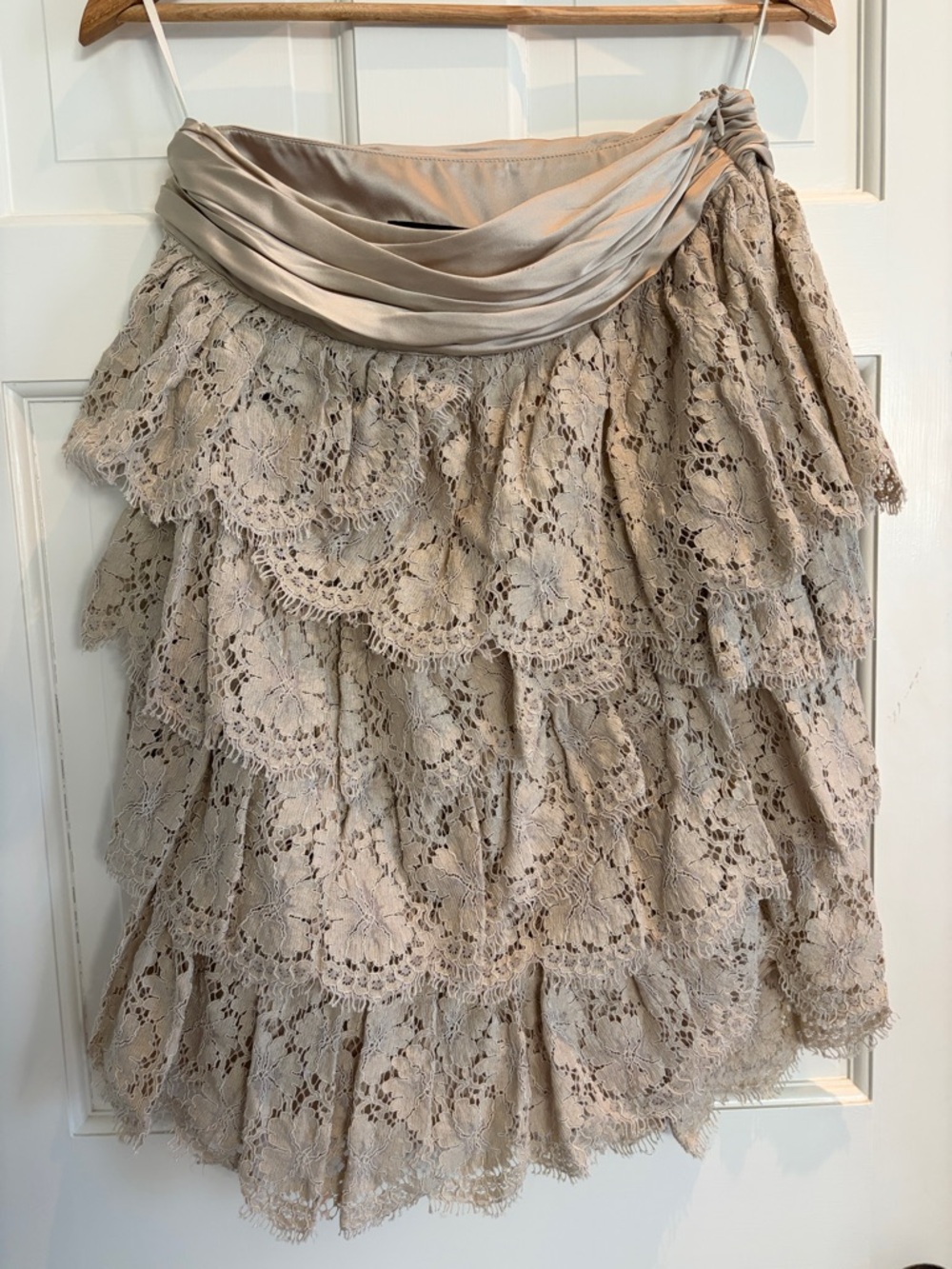 Burberry Beige Tiered Lace A-Line Skirt with Satin Waist